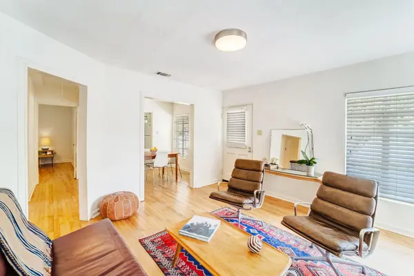 1064 Sycamore ST, San Marcos, TX 78666