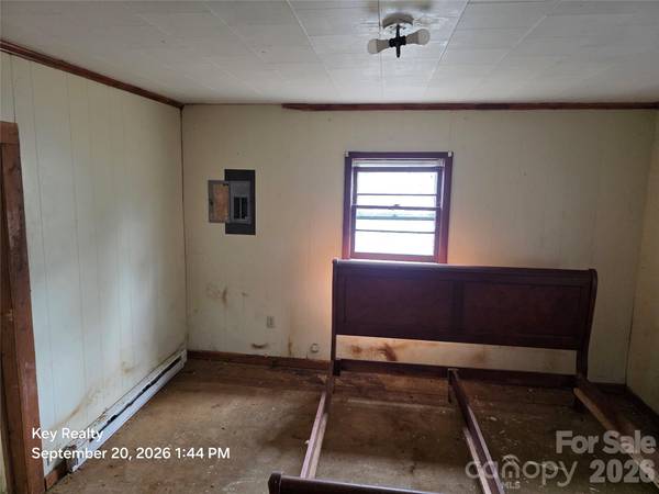 521 N Davis AVE, Newton, NC 28658