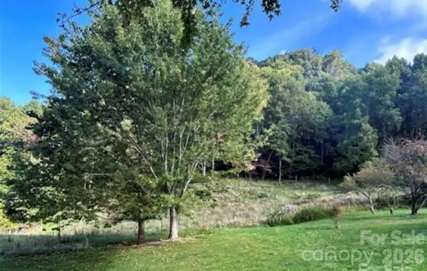 108 Lanning RD, Clyde, NC 28721