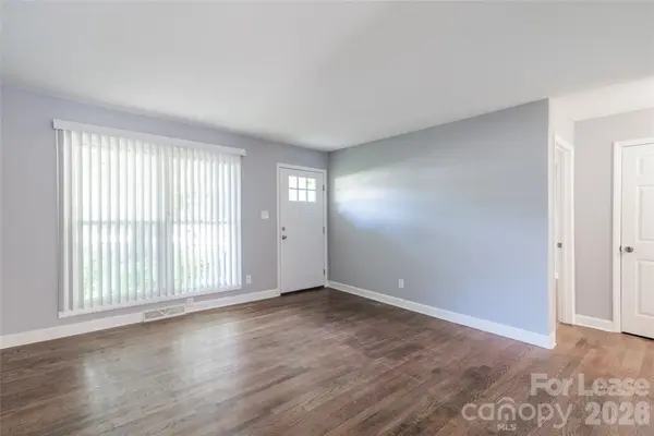 3331 Erskine DR, Charlotte, NC 28205