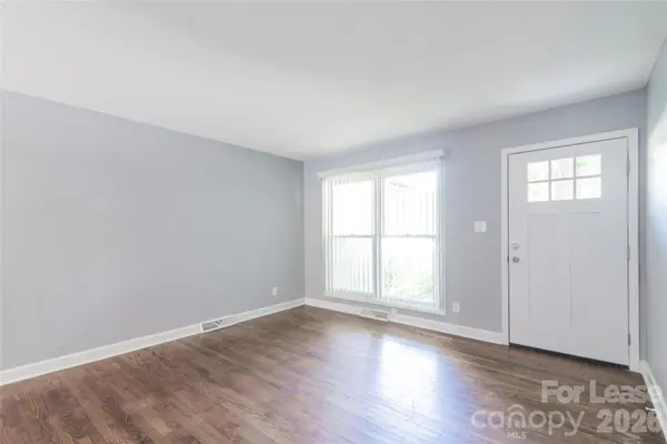 3331 Erskine DR, Charlotte, NC 28205