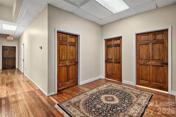 9 SW Pack SQ #204E1, Asheville, NC 28801