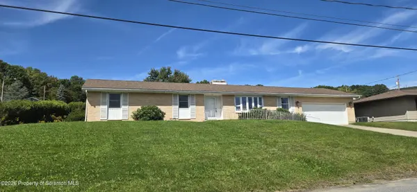302 Cor Sunset & Roberts DR, Dickson City, PA 18519