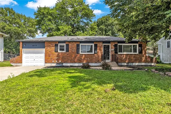604 S Stevenson ST, Olathe, KS 66061