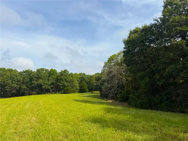 17660 Golden RD, Linwood, KS 66052