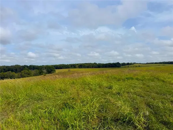 17840 Golden RD, Linwood, KS 66052