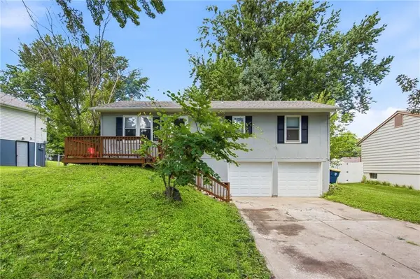 11806 E 58th ST, Kansas City, MO 64133