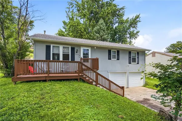 11806 E 58th ST, Kansas City, MO 64133
