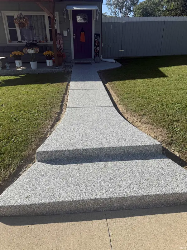 3222 Harvester AVE, Fort Wayne, IN 46803-3823