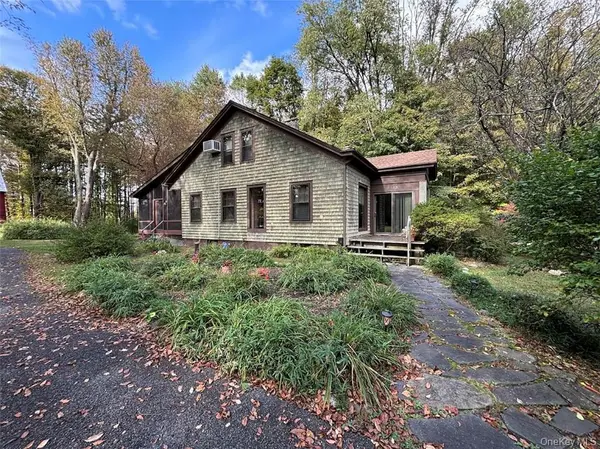 123 Plains RD, New Paltz, NY 12561