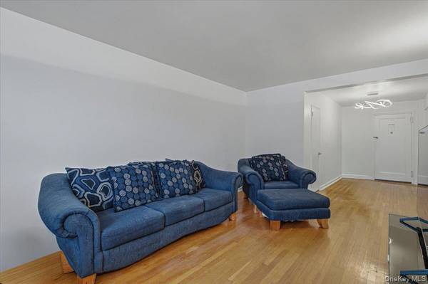 2107 Wallace Ave Wallace #6A, Bronx, NY 10462