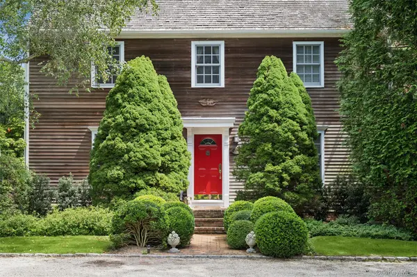 810 David Whites LN, Southampton, NY 11968