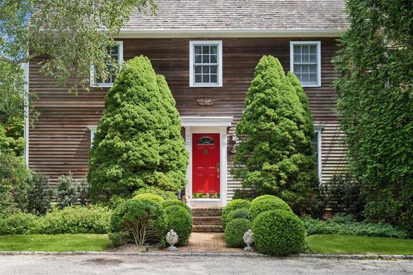 810 David Whites LN, Southampton, NY 11968