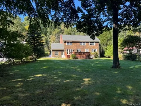25 Wildwood RD, Katonah, NY 10536
