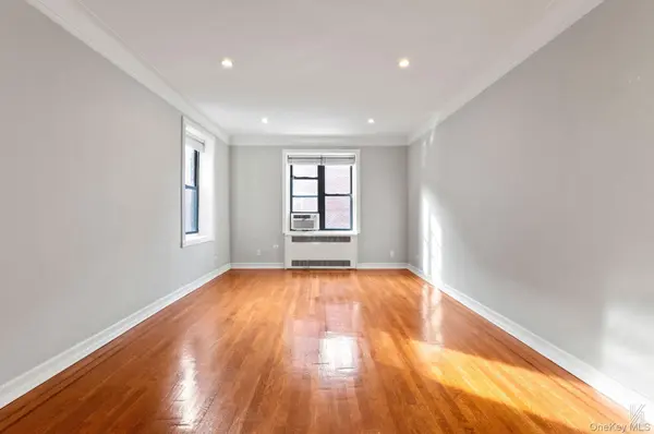 25-40 31st AVE #6E, Astoria, NY 11106