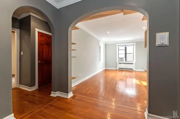 25-40 31st AVE #6E, Astoria, NY 11106