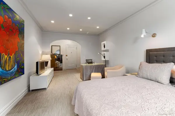 25-40 31st AVE #6F, Astoria, NY 11106