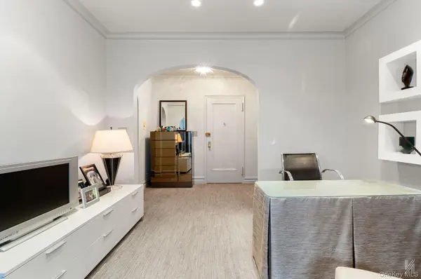 25-40 31st AVE #6F, Astoria, NY 11106