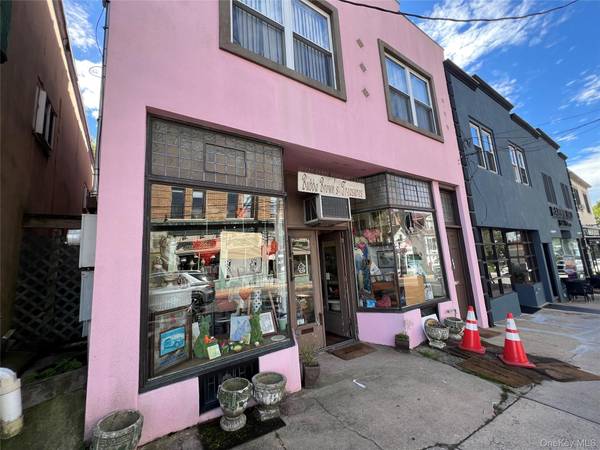 302 Main ST, Port Washington, NY 11050