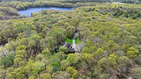 1750 Laurel Lake Drive, Mattituck, NY 11952