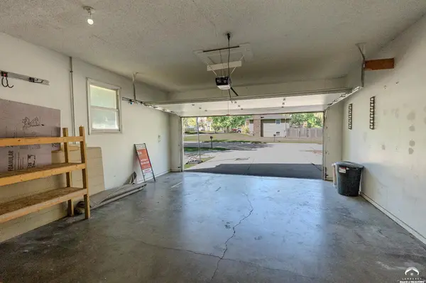 417 W 11th ST, Ottawa, KS 66067
