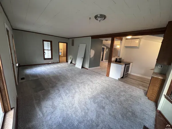 202 N Osage ST, Nortonville, KS 66060