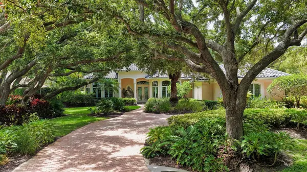 402 MACEWEN DR, Osprey, FL 34229
