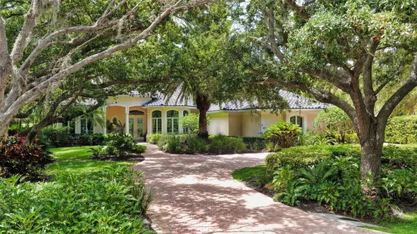 402 MACEWEN DR, Osprey, FL 34229