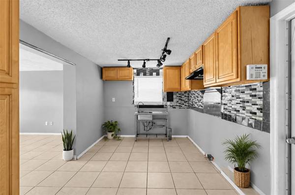 1300 MAYBURY DR, Holiday, FL 34691