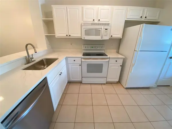 2904 WOODLANDS PARK CT, Lake Mary, FL 32746