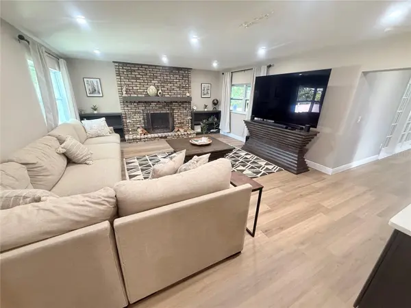 1995 ARVIS CIR E, Clearwater, FL 33764