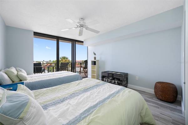 7650 BAYSHORE DR #406, Treasure Island, FL, 33706 photo 25