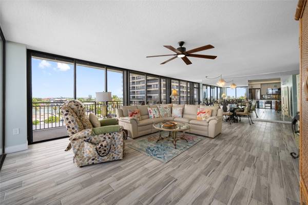 7650 BAYSHORE DR #406, Treasure Island, FL, 33706 photo 5