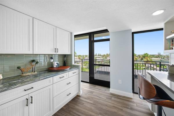 7650 BAYSHORE DR #406, Treasure Island, FL, 33706 photo 16