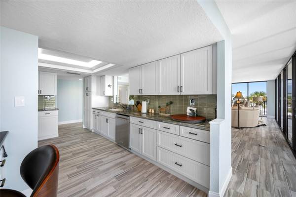 7650 BAYSHORE DR #406, Treasure Island, FL, 33706 photo 18