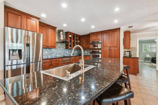 17018 DENNIS RD, Lutz, FL 33558