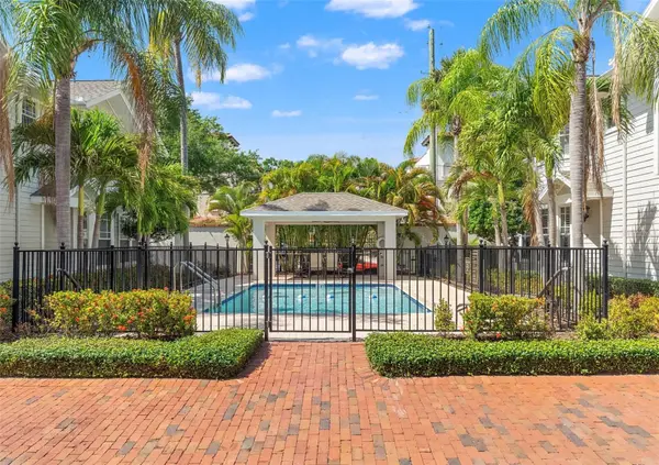 2920 W EL PRADO BLVD #11, Tampa, FL 33629