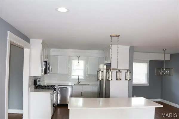 9821 Whitcomb LN, Affton, MO 63123