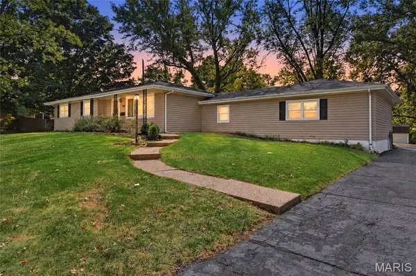 10904 Ridgecrest DR, St Ann, MO 63074