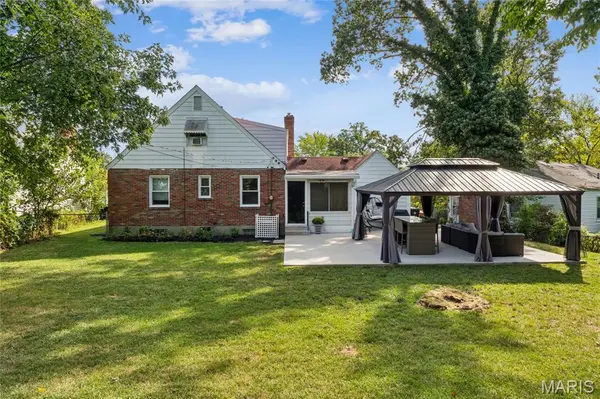 554 Southbrook DR, Kirkwood, MO 63122