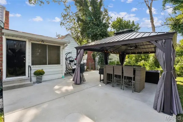 554 Southbrook DR, Kirkwood, MO 63122