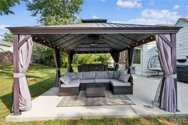 554 Southbrook DR, Kirkwood, MO 63122