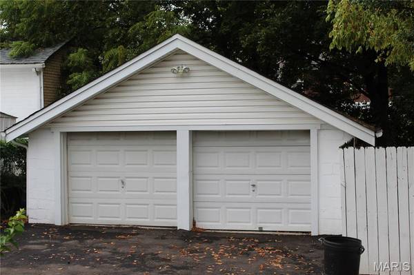3603 Eminence BLVD, St John, MO 63114