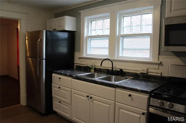 3603 Eminence BLVD, St John, MO 63114