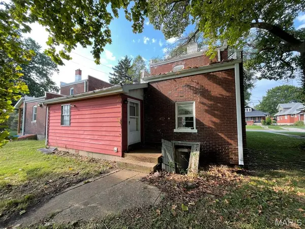 2007 W A ST, Belleville, IL 62226