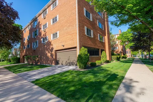 950 Washington BLVD #109, Oak Park, IL 60302