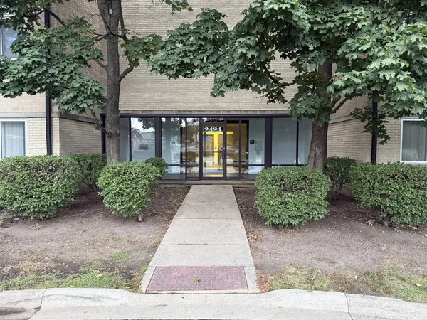 2424 E Oakton ST #4H, Arlington Heights, IL 60004