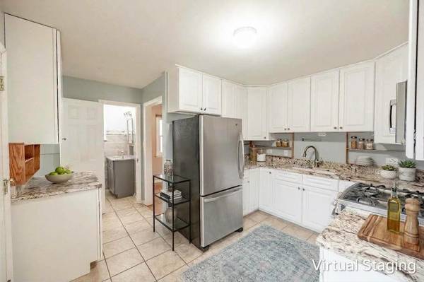 513 E Highland AVE, Mount Prospect, IL 60056