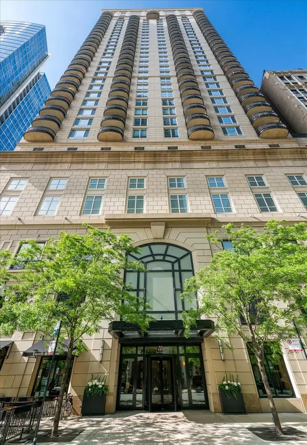 10 E Delaware PL #11A, Chicago, IL 60611