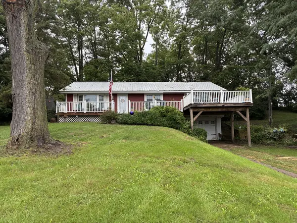 2820 67 HWY, Camanche, IA 52730